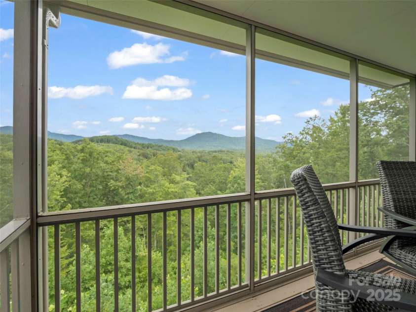 148 Red Hawk Knoll, Lake Lure, NC 28746.  MLS# CAR4291456, YatesRealty ID 19999. 