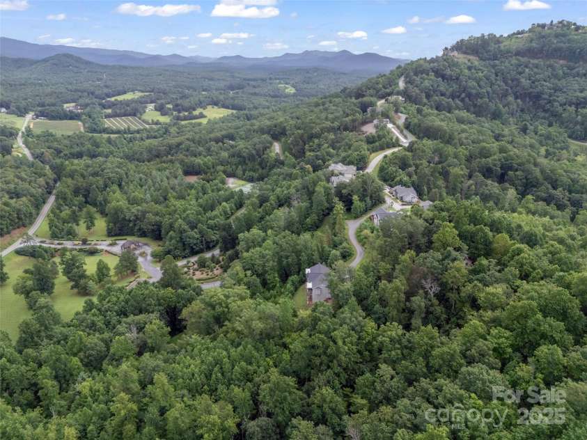 148 Red Hawk Knoll, Lake Lure, NC 28746.  MLS# CAR4291456, YatesRealty ID 19999. 