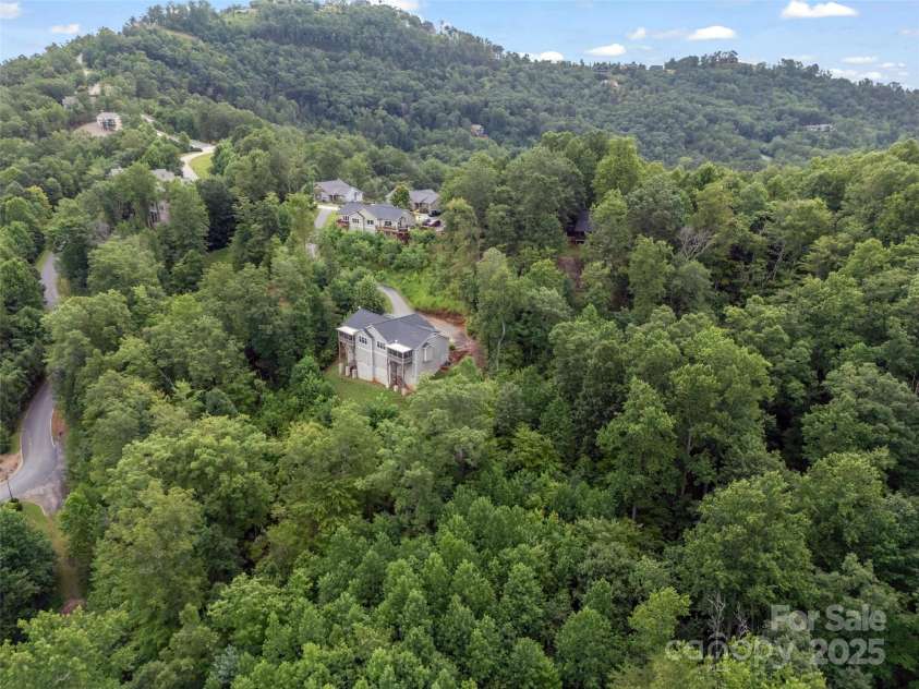 148 Red Hawk Knoll, Lake Lure, NC 28746.  MLS# CAR4291456, YatesRealty ID 19999. 