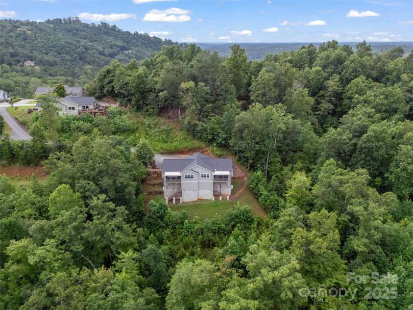 148 Red Hawk Knoll, Lake Lure, NC 28746.  MLS# CAR4291456, YatesRealty ID 19999. 