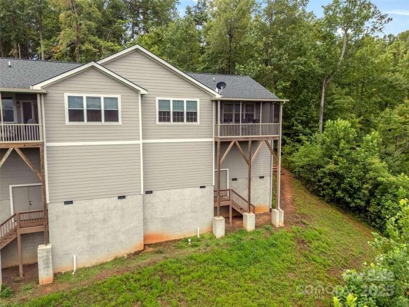 148 Red Hawk Knoll, Lake Lure, NC 28746.  MLS# CAR4291456, YatesRealty ID 19999. 