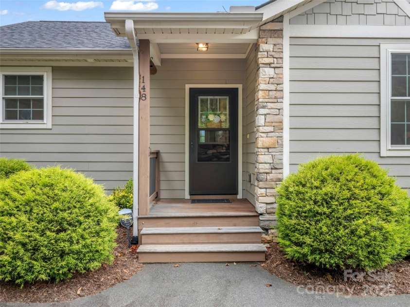 148 Red Hawk Knoll, Lake Lure, NC 28746.  MLS# CAR4291456, YatesRealty ID 19999. 