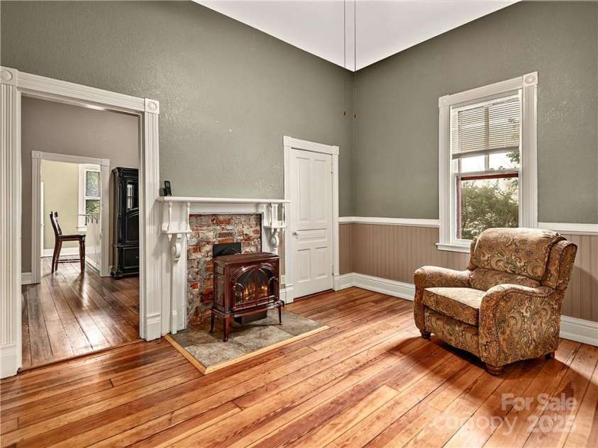 21 Pearl Street, Asheville, NC 28801.  MLS# CAR3905516, YatesRealty ID 2. 