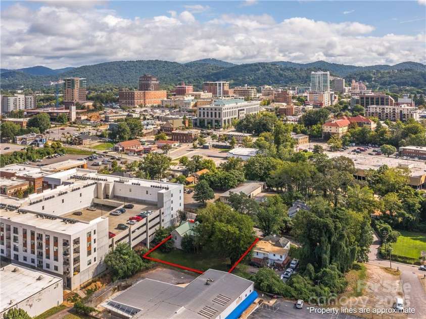 21 Pearl Street, Asheville, NC 28801.  MLS# CAR3905516, YatesRealty ID 2. 