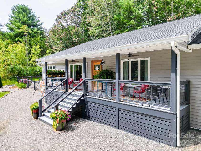 9 Oakwood Drive, Weaverville, NC 28787.  MLS# CAR4299049, YatesRealty ID 20. 