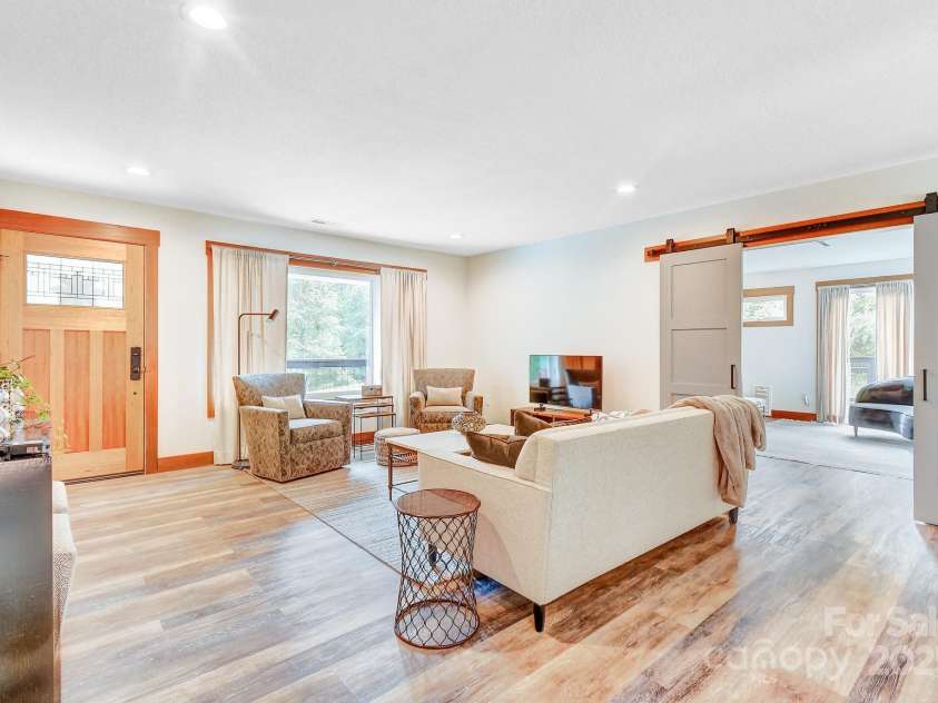 9 Oakwood Drive, Weaverville, NC 28787.  MLS# CAR4299049, YatesRealty ID 20. 