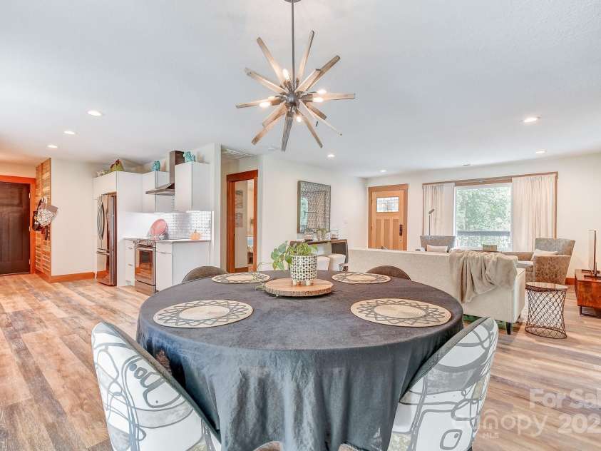 9 Oakwood Drive, Weaverville, NC 28787.  MLS# CAR4299049, YatesRealty ID 20. 