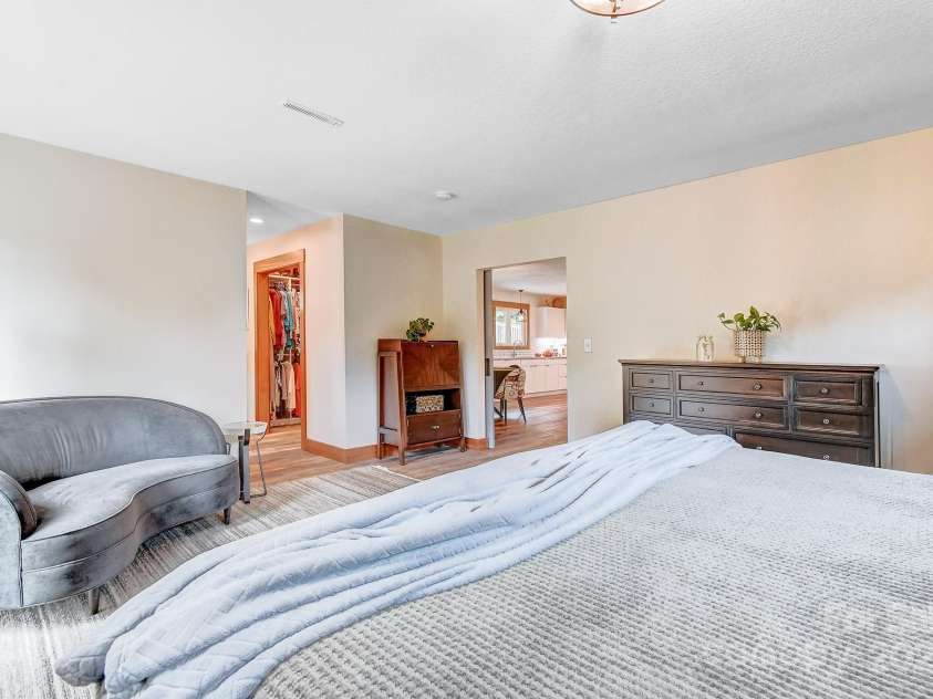 9 Oakwood Drive, Weaverville, NC 28787.  MLS# CAR4299049, YatesRealty ID 20. 