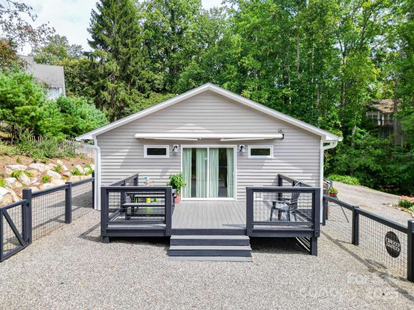 9 Oakwood Drive, Weaverville, NC 28787.  MLS# CAR4299049, YatesRealty ID 20. 