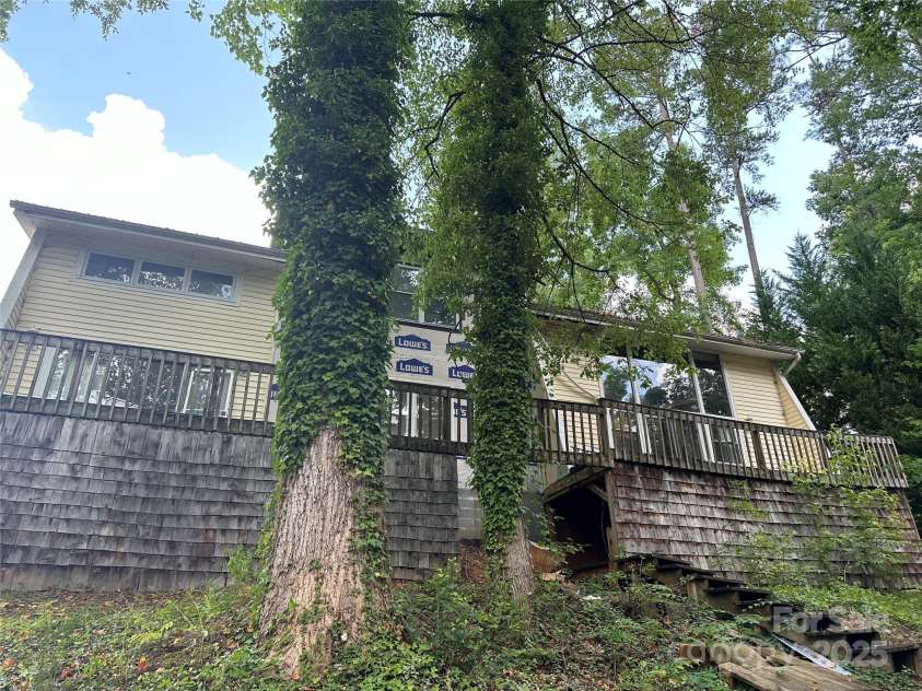 177 Mountain View Lane, Troy, NC 27371.  MLS# CAR4269979, YatesRealty ID 200. 