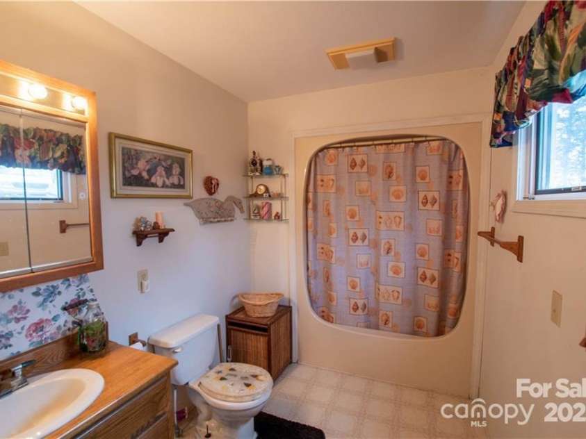 177 Mountain View Lane, Troy, NC 27371.  MLS# CAR4269979, YatesRealty ID 200. 