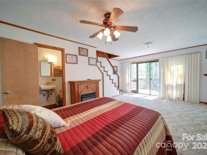 177 Mountain View Lane, Troy, NC 27371.  MLS# CAR4269979, YatesRealty ID 200. Primary Bedroom