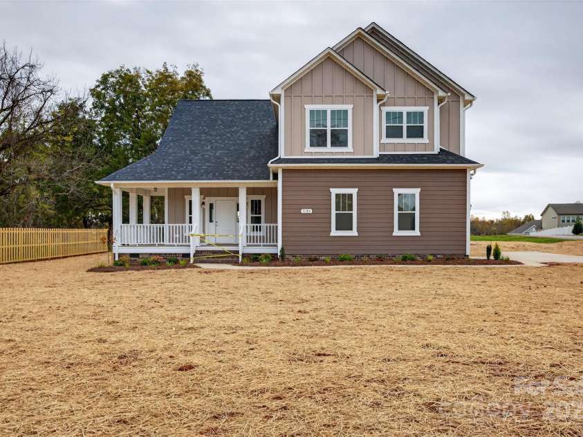 7195 Mooresville Road, Salisbury, NC 28147.  MLS# CAR4320534, YatesRealty ID 2000. 