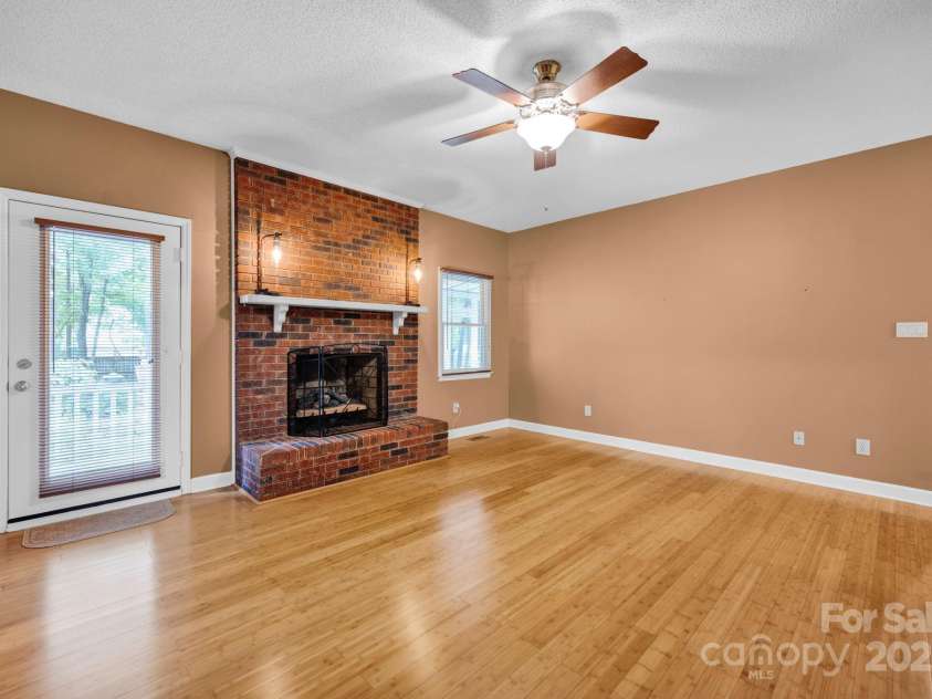 161 Picwyck Drive, Mooresville, NC 28115.  MLS# CAR4211316, YatesRealty ID 20000. Great Room