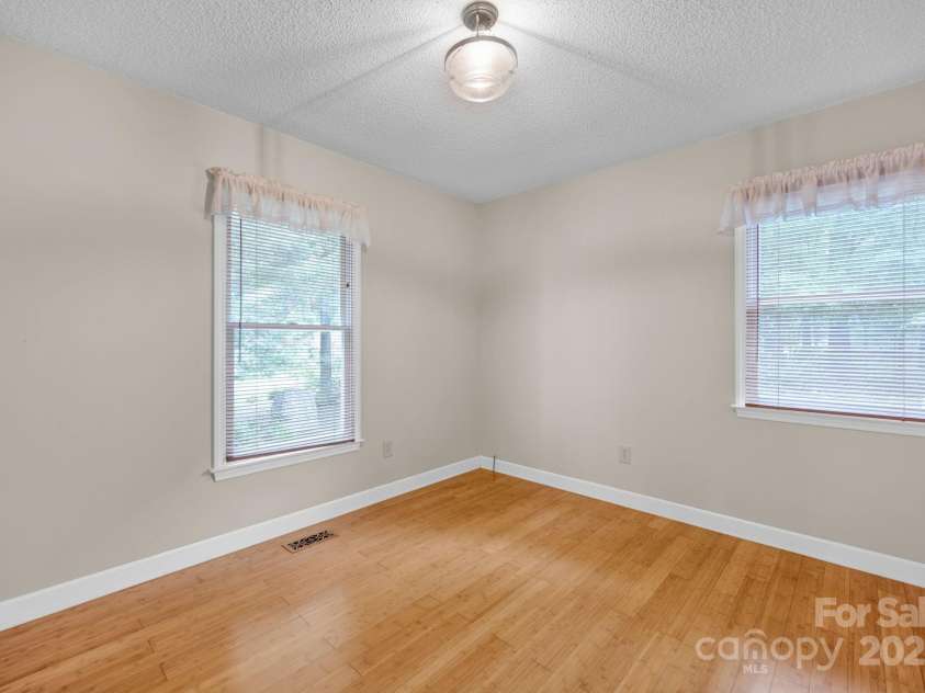 161 Picwyck Drive, Mooresville, NC 28115.  MLS# CAR4211316, YatesRealty ID 20000. Living Room, Breakfast Room or Flex Space
