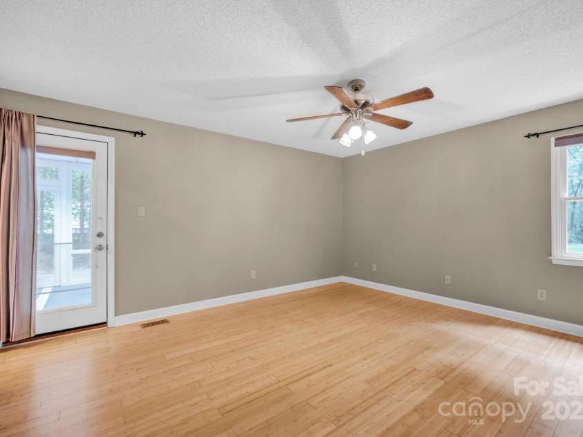 161 Picwyck Drive, Mooresville, NC 28115.  MLS# CAR4211316, YatesRealty ID 20000. Main-Level Primary Bedroom