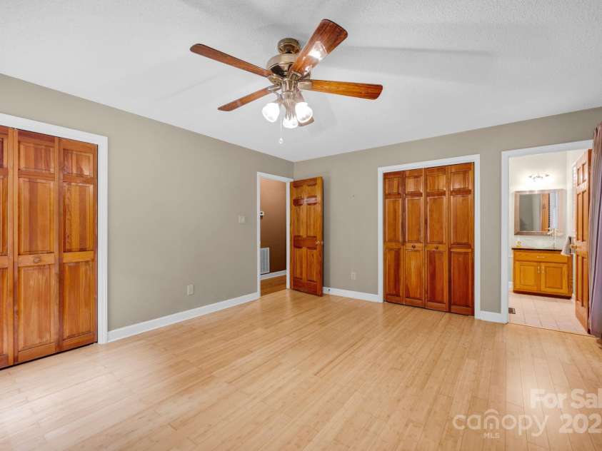 161 Picwyck Drive, Mooresville, NC 28115.  MLS# CAR4211316, YatesRealty ID 20000. Main-Level Primary Bedroom