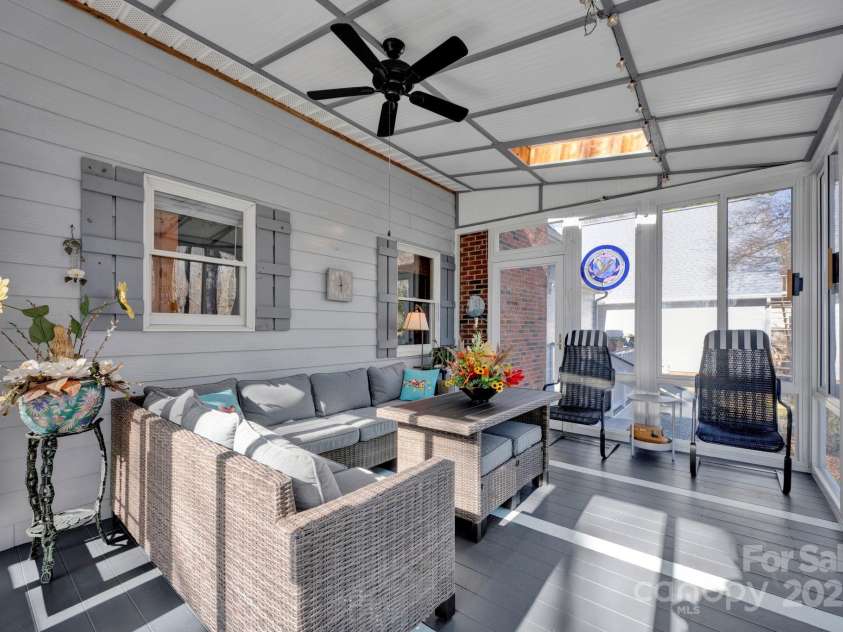 161 Picwyck Drive, Mooresville, NC 28115.  MLS# CAR4211316, YatesRealty ID 20000. Sunroom