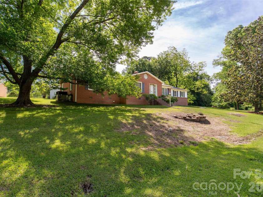 503 Jackson Road, Lancaster, SC 29720.  MLS# CAR4379340, YatesRealty ID 20000. 