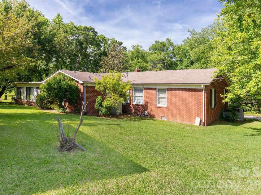 503 Jackson Road, Lancaster, SC 29720.  MLS# CAR4379340, YatesRealty ID 20000. 