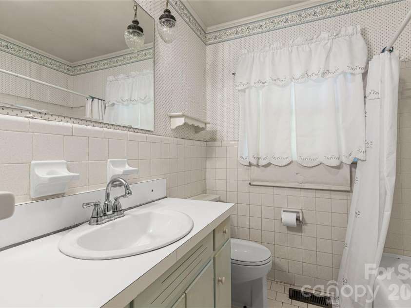 503 Jackson Road, Lancaster, SC 29720.  MLS# CAR4379340, YatesRealty ID 20000. 