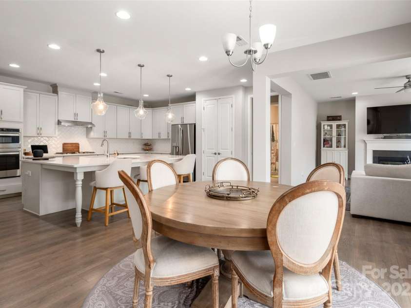 7900 Creek Park Drive, Denver, NC 28037.  MLS# CAR4235947, YatesRealty ID 20001. Dinning Area