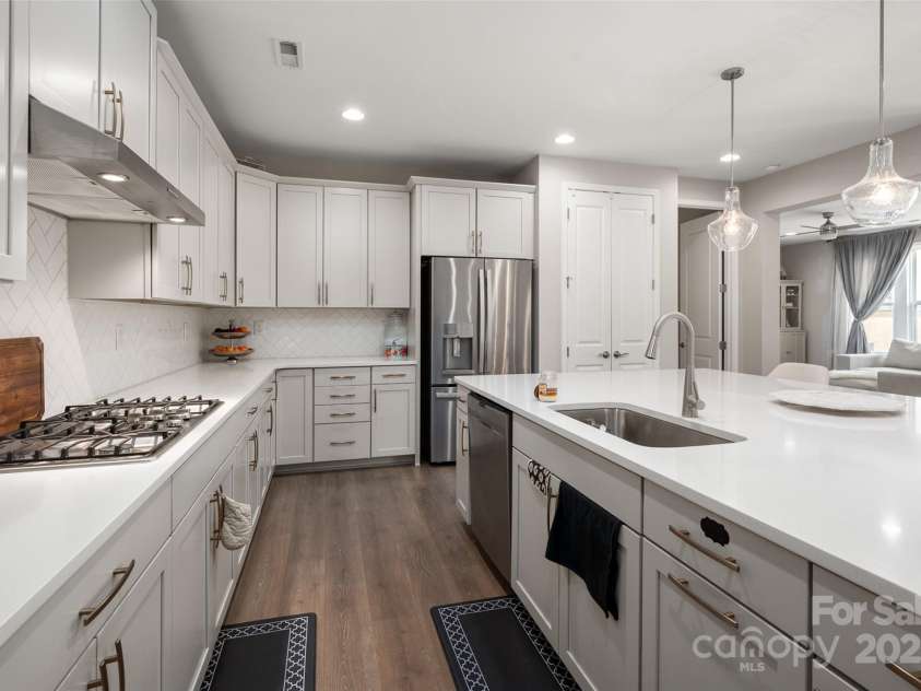 7900 Creek Park Drive, Denver, NC 28037.  MLS# CAR4235947, YatesRealty ID 20001. Kitchen