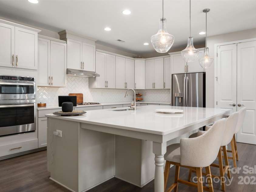 7900 Creek Park Drive, Denver, NC 28037.  MLS# CAR4235947, YatesRealty ID 20001. Kitchen