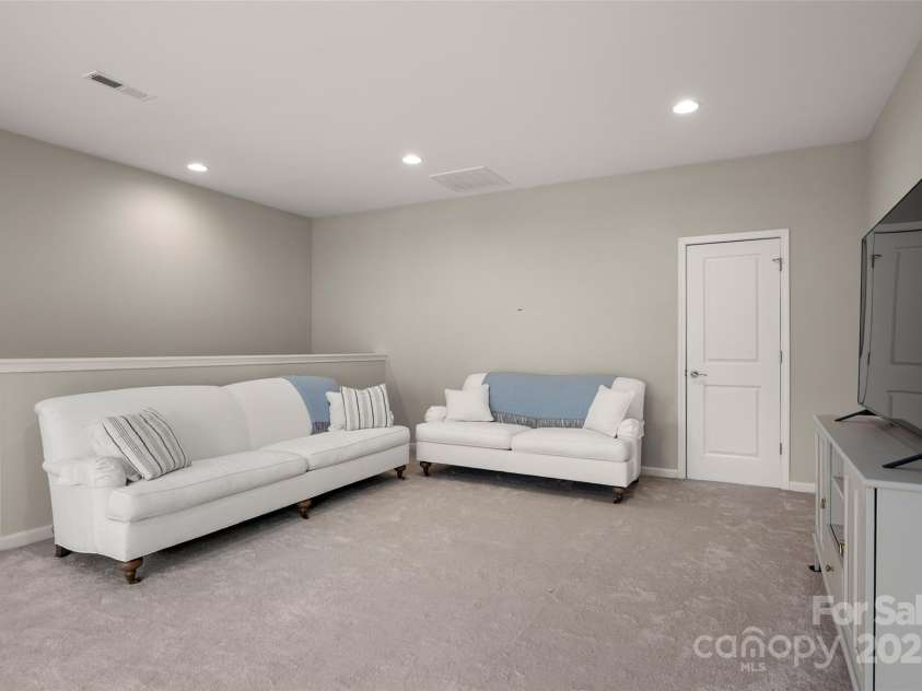 7900 Creek Park Drive, Denver, NC 28037.  MLS# CAR4235947, YatesRealty ID 20001. Loft