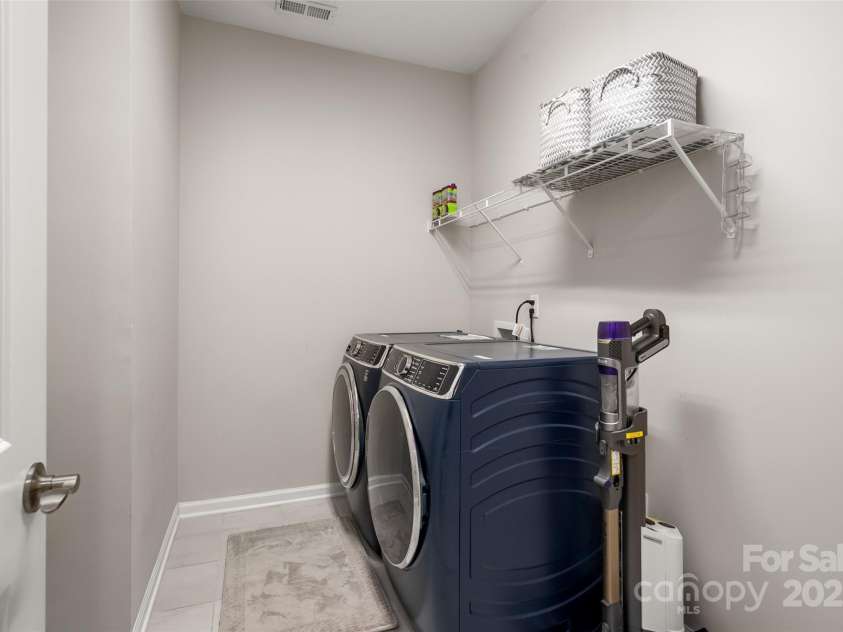 7900 Creek Park Drive, Denver, NC 28037.  MLS# CAR4235947, YatesRealty ID 20001. Washer & Dryer