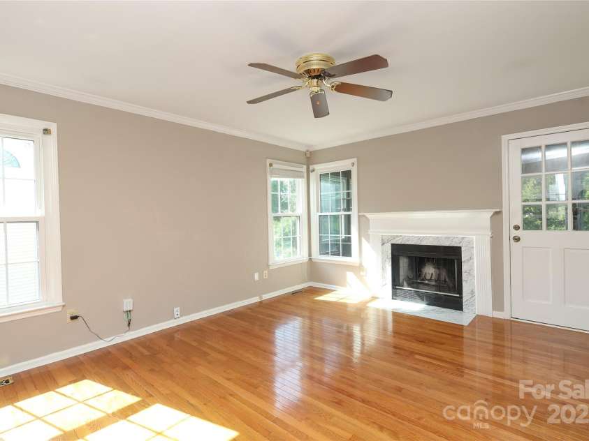 9315 Pebble Creek Way, Charlotte, NC 28269.  MLS# CAR4257557, YatesRealty ID 20004. 