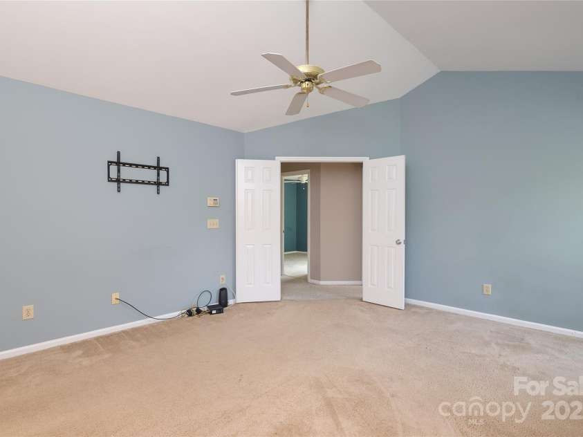9315 Pebble Creek Way, Charlotte, NC 28269.  MLS# CAR4257557, YatesRealty ID 20004. 