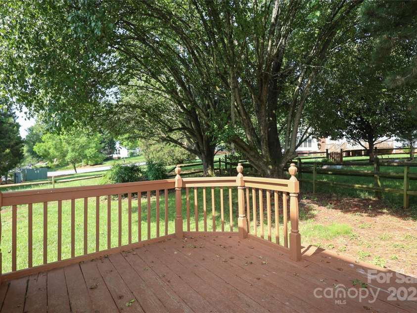 9315 Pebble Creek Way, Charlotte, NC 28269.  MLS# CAR4257557, YatesRealty ID 20004. 