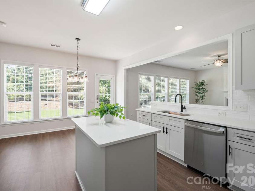7633 Rathburn Lane, Charlotte, NC 28277.  MLS# CAR4390138, YatesRealty ID 20005. 