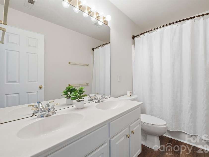 7633 Rathburn Lane, Charlotte, NC 28277.  MLS# CAR4390138, YatesRealty ID 20005. 