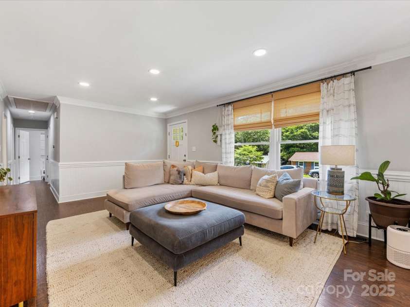 3530 Woodleaf Road, Charlotte, NC 28205.  MLS# CAR4264244, YatesRealty ID 20006. 