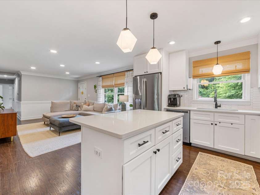 3530 Woodleaf Road, Charlotte, NC 28205.  MLS# CAR4264244, YatesRealty ID 20006. 