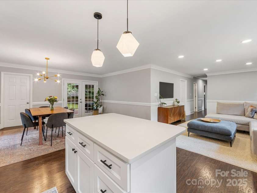 3530 Woodleaf Road, Charlotte, NC 28205.  MLS# CAR4264244, YatesRealty ID 20006. 