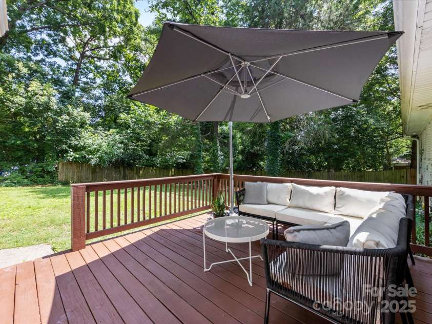 3530 Woodleaf Road, Charlotte, NC 28205.  MLS# CAR4264244, YatesRealty ID 20006. 