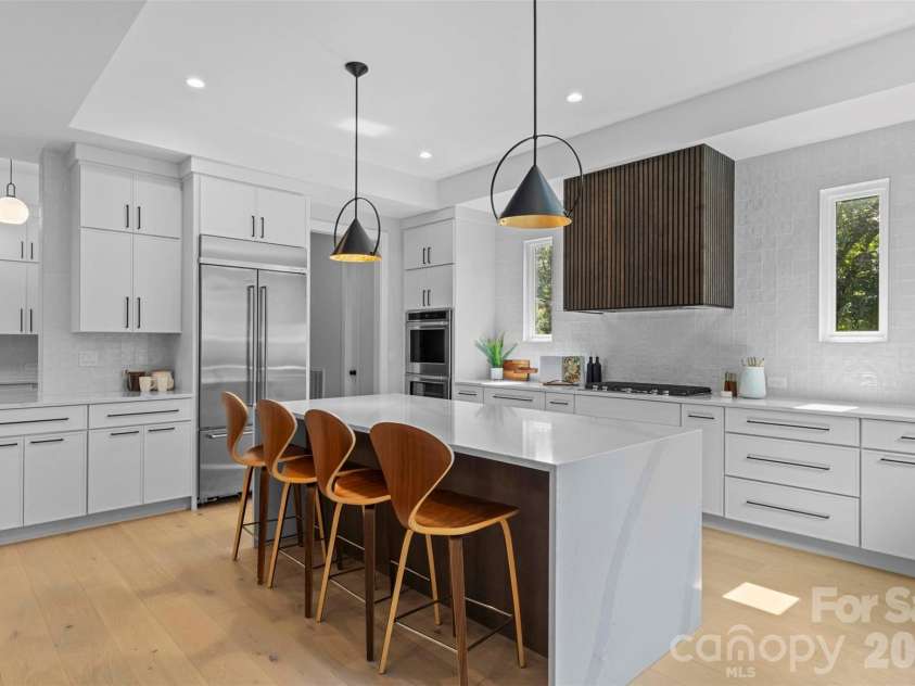 1613 Umstead Street, Charlotte, NC 28205.  MLS# CAR4305021, YatesRealty ID 20007. 