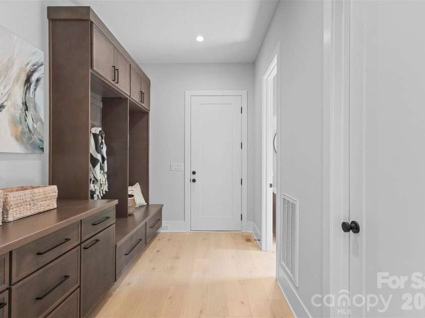 1613 Umstead Street, Charlotte, NC 28205.  MLS# CAR4305021, YatesRealty ID 20007. 