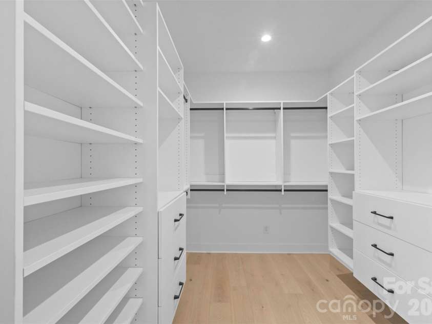 1613 Umstead Street, Charlotte, NC 28205.  MLS# CAR4305021, YatesRealty ID 20007. 