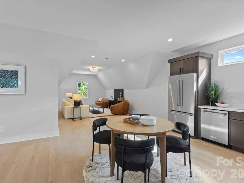 1613 Umstead Street, Charlotte, NC 28205.  MLS# CAR4305021, YatesRealty ID 20007. 