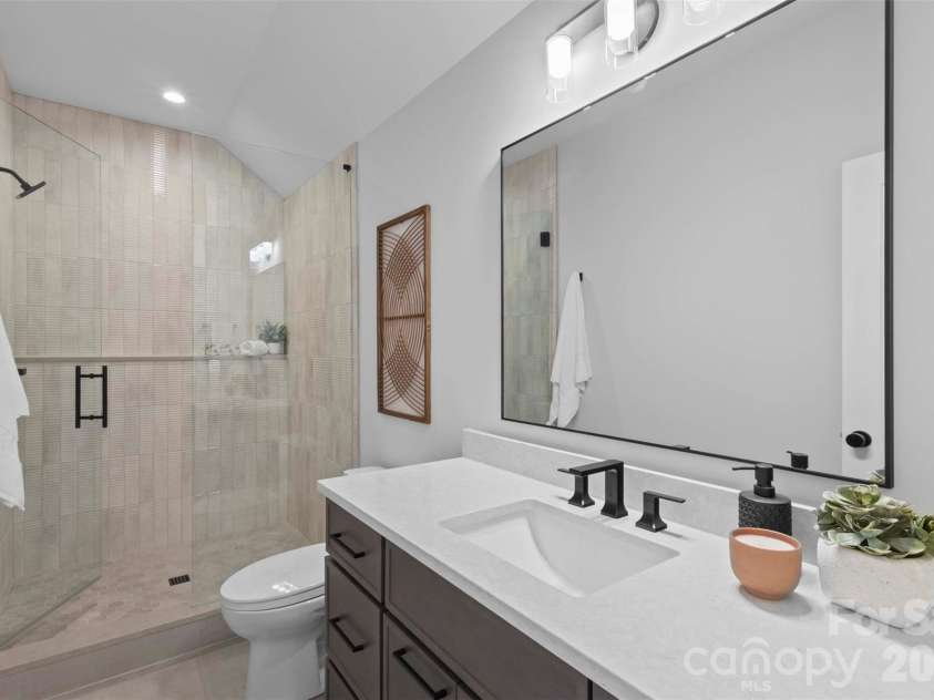 1613 Umstead Street, Charlotte, NC 28205.  MLS# CAR4305021, YatesRealty ID 20007. 