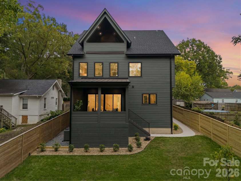 1613 Umstead Street, Charlotte, NC 28205.  MLS# CAR4305021, YatesRealty ID 20007. 