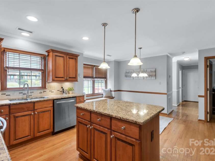 1401 Matthews Plantation Drive, Matthews, NC 28105.  MLS# CAR4306886, YatesRealty ID 20008. 