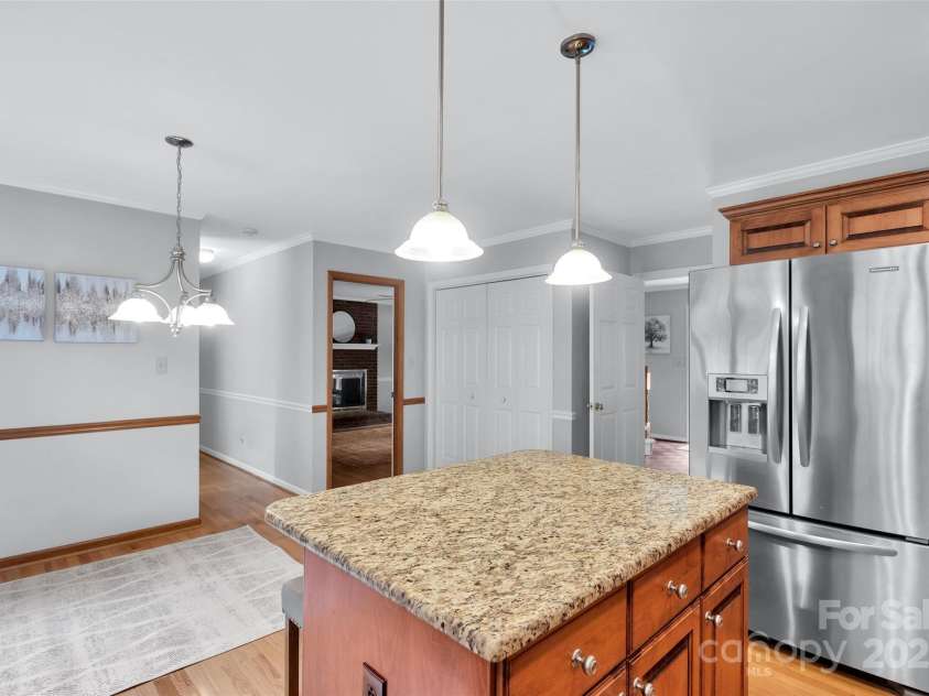 1401 Matthews Plantation Drive, Matthews, NC 28105.  MLS# CAR4306886, YatesRealty ID 20008. 