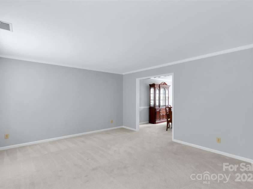 1401 Matthews Plantation Drive, Matthews, NC 28105.  MLS# CAR4306886, YatesRealty ID 20008. 