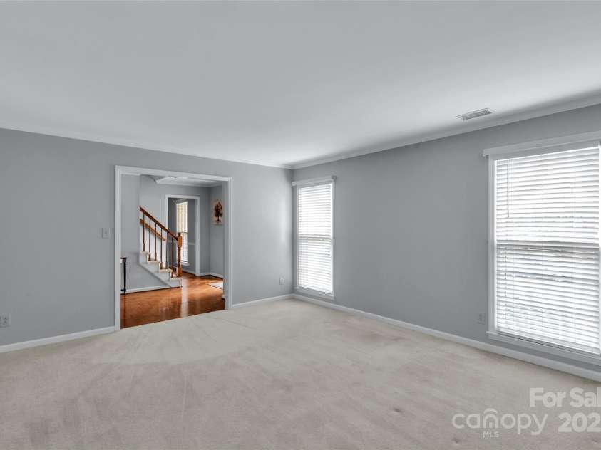1401 Matthews Plantation Drive, Matthews, NC 28105.  MLS# CAR4306886, YatesRealty ID 20008. 