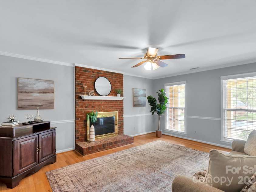 1401 Matthews Plantation Drive, Matthews, NC 28105.  MLS# CAR4306886, YatesRealty ID 20008. 